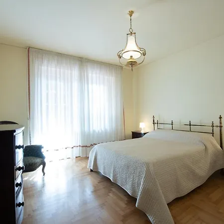 بيت للعطل Elegante Di 200 Mq Con Vista A *