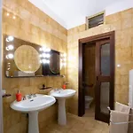 Elegante Di 200 Mq Con Vista A Casa de Férias