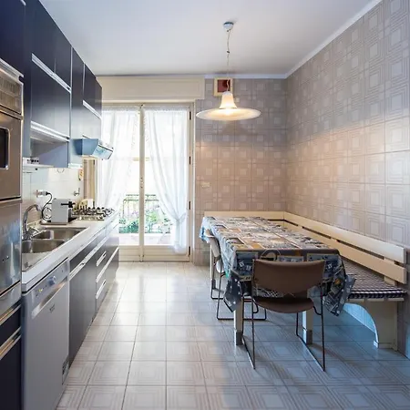 Будинок відпочинку Elegante Di 200 Mq Con Vista A Санремо