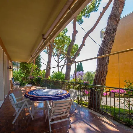 Elegante Di 200 Mq Con Vista A Sanremo