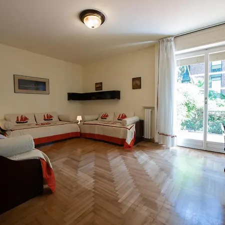 Elegante Di 200 Mq Con Vista A Casa vacanze